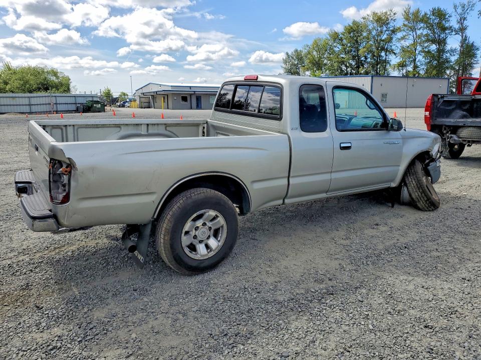 Photo 3 from auction – 2000 TOYOTA TACOMA with VIN 5TEWN72N9YZ711348