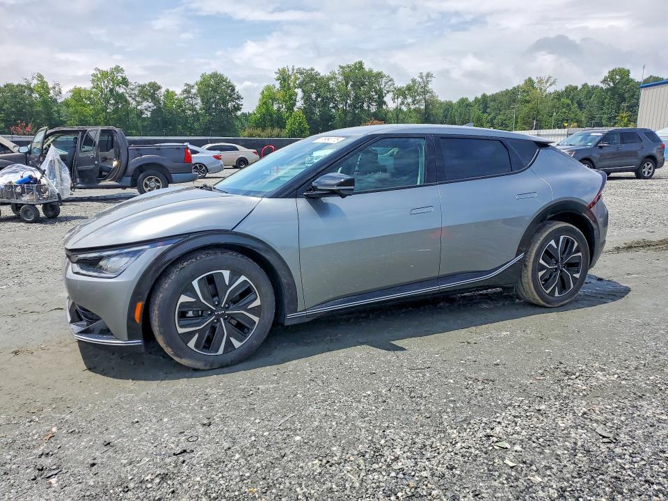 KIA EV6 2023 with VIN KNDC34LA1P5091423 - Photo from auction