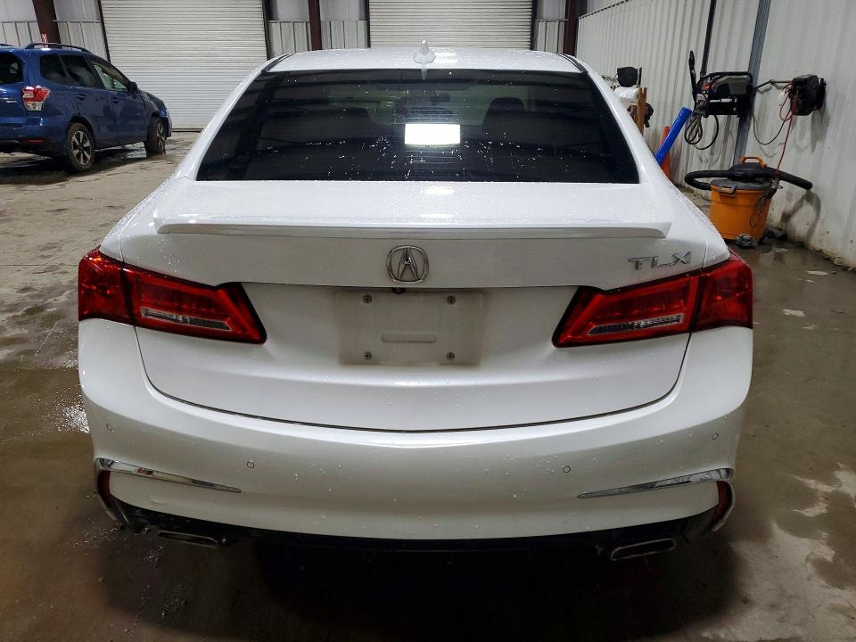 Photo 6 from auction – 2018 ACURA TLX with VIN 19UUB2F72JA008805