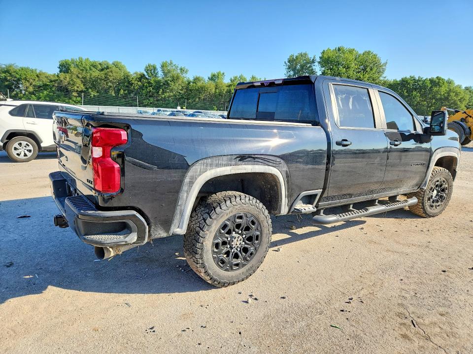 Photo 3 from auction – 2022 CHEVROLET SILVERADO with VIN 1GC4YPEY3NF353693