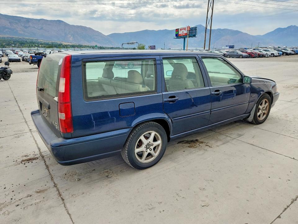 Photo 3 from auction – 1998 VOLVO V70 with VIN YV1LW5671W2498794