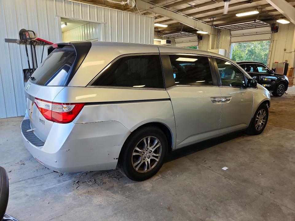 Photo 3 from auction – 2011 HONDA ODYSSEY with VIN 5FNRL5H40BB051991