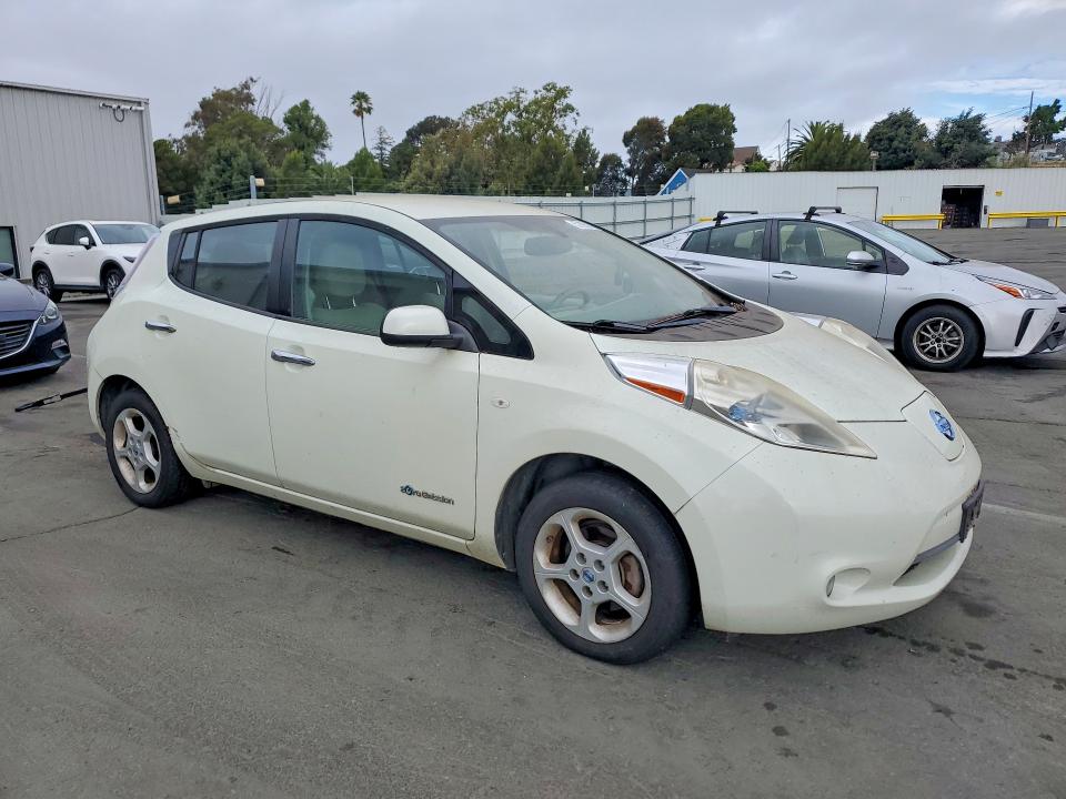Photo 4 from auction – 2011 NISSAN LEAF with VIN JN1AZ0CP6BT006652