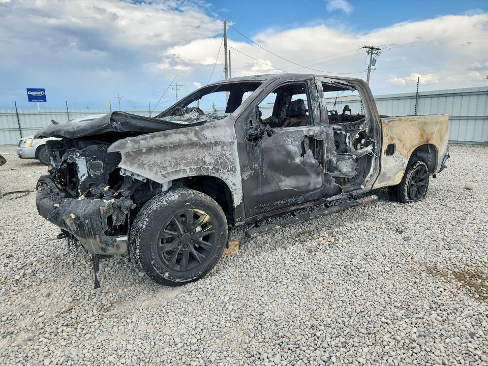 CHEVROLET SILVERADO 2021 with VIN 3GCUYGET7MG176325 - Photo from auction