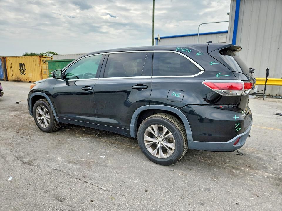 Photo 2 from auction – 2015 TOYOTA HIGHLANDER with VIN 5TDZKRFHXFS085356