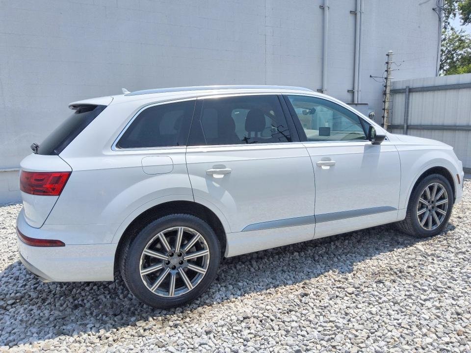 Photo 3 from auction – 2019 AUDI Q7 with VIN WA1LHAF71KD026709