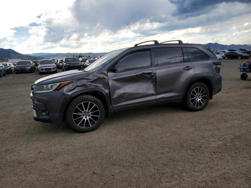 TOYOTA HIGHLANDER 2018 with VIN 5TDJZRFH8JS811328 - Photo from auction