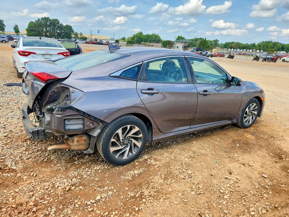 Photo 3 from auction – 2017 HONDA CIVIC with VIN 19XFC2F78HE032067