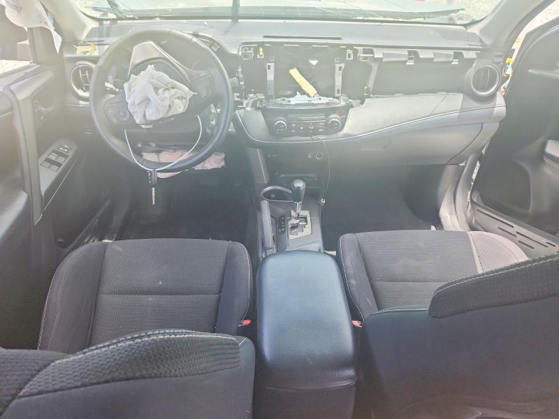 Photo 8 from auction – 2018 TOYOTA RAV4 with VIN 2T3WFREVXJW413297