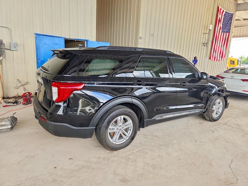 Photo 3 from auction – 2022 FORD EXPLORER with VIN 1FMSK7DH9NGA12136