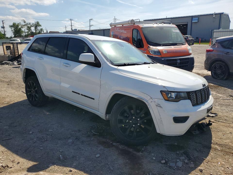 Снимка 4 от търг – 2018 JEEP GRAND CHEROKEE с VIN 1C4RJFAG7JC332469