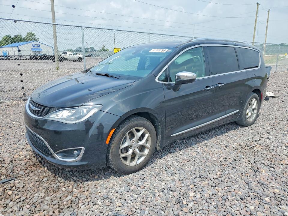 CHRYSLER PACIFICA 2018 with VIN 2C4RC1GG0JR232953 - Photo from auction