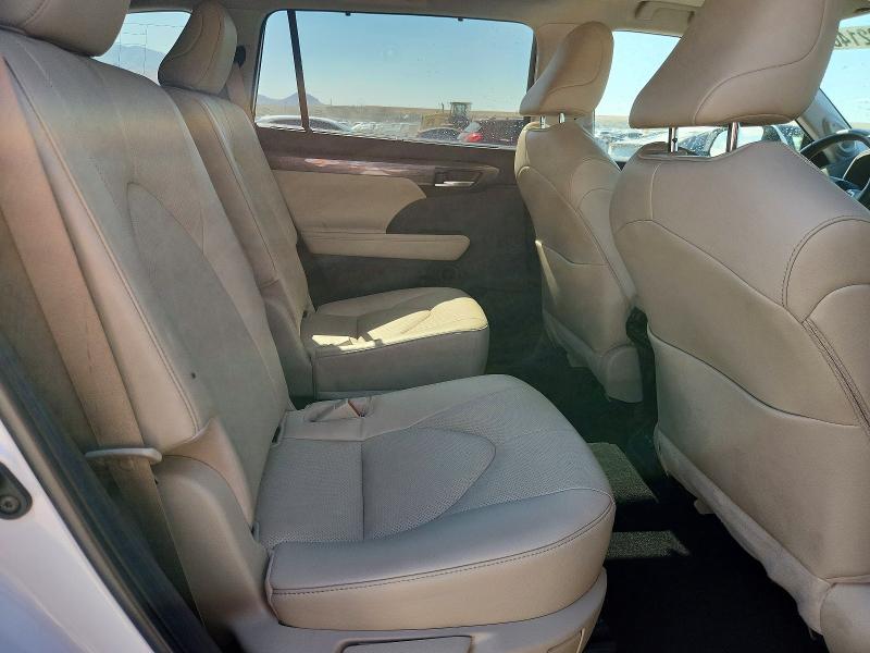 Photo 11 from auction – 2023 TOYOTA HIGHLANDER with VIN 5TDKDRAH3PS509514