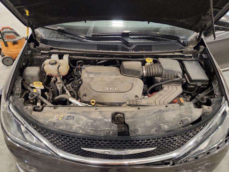 Photo 12 from auction – 2017 CHRYSLER PACIFICA with VIN 2C4RC1BG5HR571614