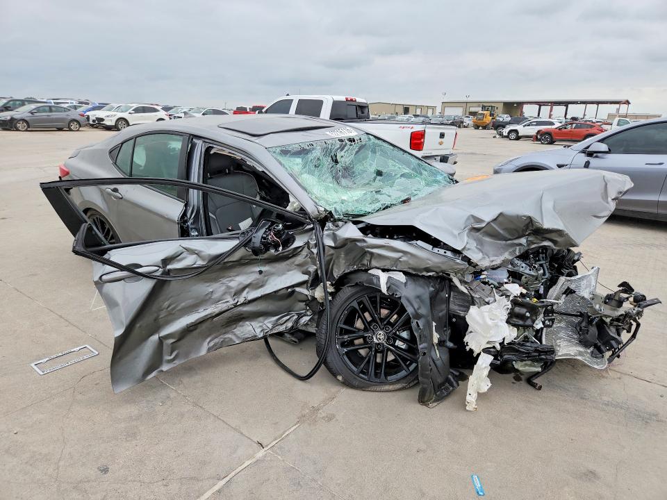 Zdjęcie 4 z aukcji – 2026 TOYOTA CAMRY z VIN 4T1DAACK7TU300029