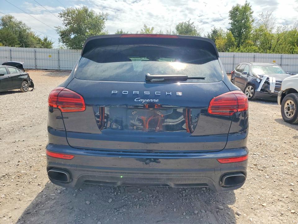 Photo 6 from auction – 2016 PORSCHE CAYENNE with VIN WP1AA2A28GLA04317