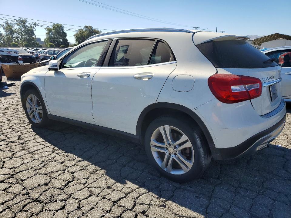 Photo 2 from auction – 2017 MERCEDES-BENZ GLA with VIN WDCTG4EB8HJ356139