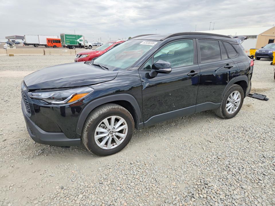 TOYOTA COROLLA CROSS 2022 with VIN 7MUBAABG3NV028052 - Photo from auction