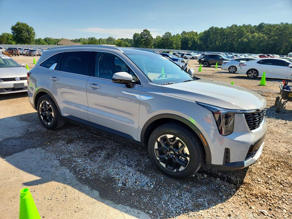 Photo 4 from auction – 2024 KIA SORENTO with VIN 5XYRL4JC7RG304531