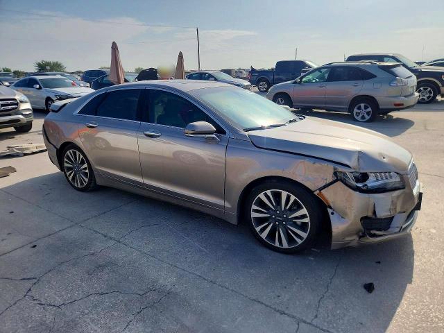 Zdjęcie 4 z aukcji – 2019 LINCOLN MKZ z VIN 3LN6L5E94KR629670