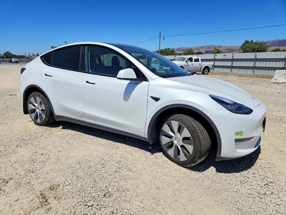 Photo 4 from auction – 2022 TESLA MODEL Y with VIN 7SAYGDEE9NF363838