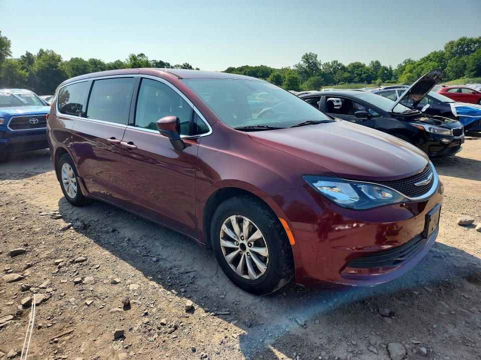 Photo 4 from auction – 2017 CHRYSLER PACIFICA with VIN 2C4RC1DG8HR521805