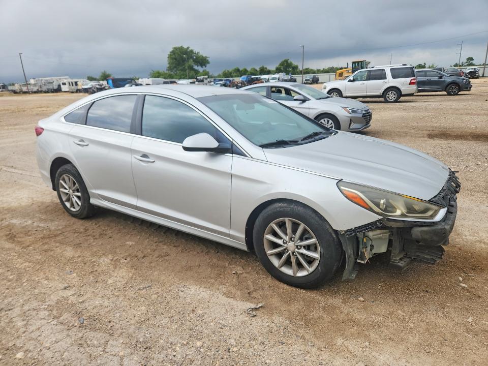 Photo 4 from auction – 2018 HYUNDAI SONATA with VIN 5NPE24AF2JH674262