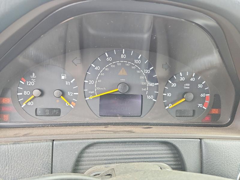 Photo 9 from auction – 2000 MERCEDES-BENZ E with VIN WDBJF83J6YX034323