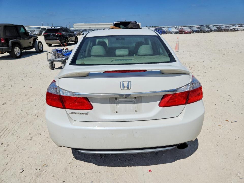Photo 6 from auction – 2015 HONDA ACCORD with VIN 1HGCR2F34FA233254