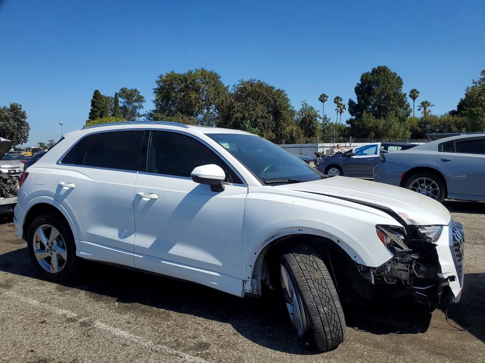 Photo 4 from auction – 2021 AUDI Q3 with VIN WA1AUCF33M1108201