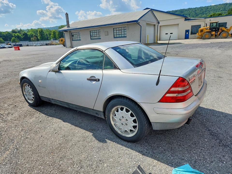 Photo 2 from auction – 1999 MERCEDES-BENZ SLK with VIN WDBKK47F2XF114740