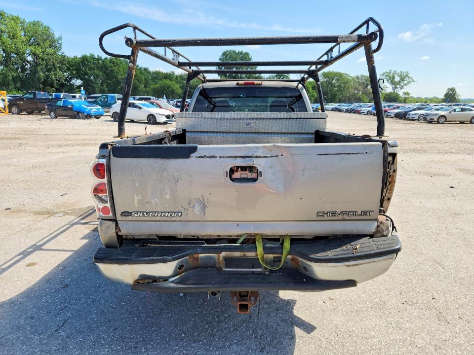 Снимка 6 от търг – 2001 CHEVROLET SILVERADO с VIN 1GCHC29U51E290459