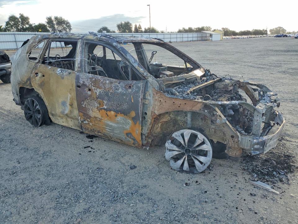 Photo 4 from auction – 2022 TOYOTA RAV4 with VIN 2T3T6RFV1NW029769