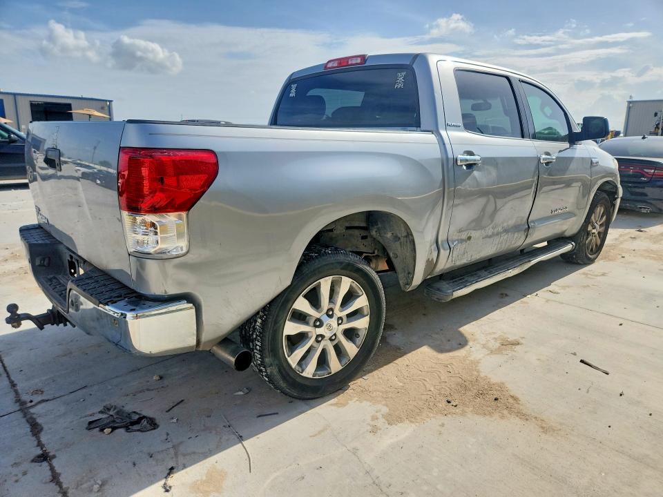 Photo 3 from auction – 2011 TOYOTA TUNDRA with VIN 5TFFY5F16BX098834