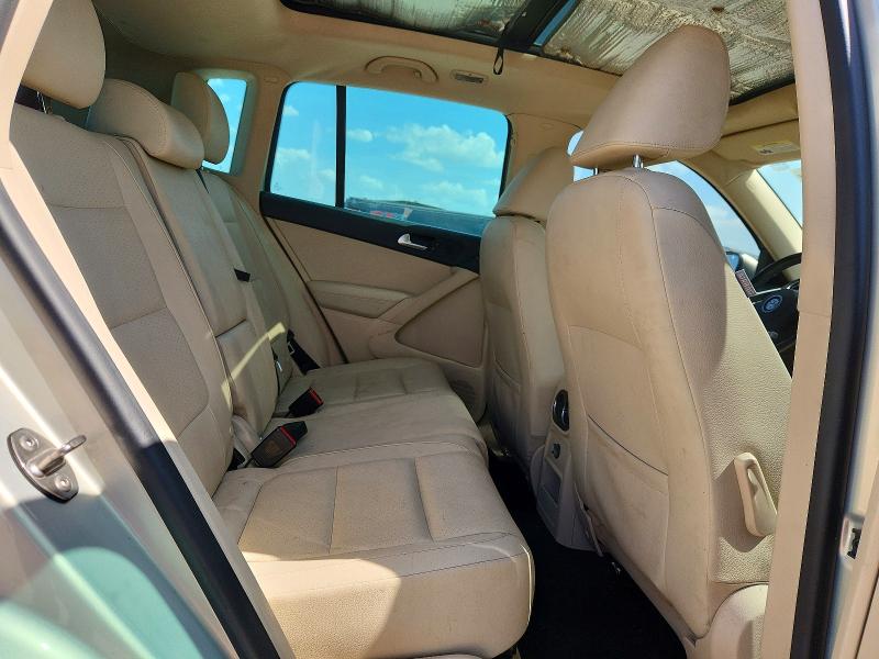 Photo 10 from auction – 2015 VOLKSWAGEN TIGUAN with VIN WVGAV7AX0FW563125