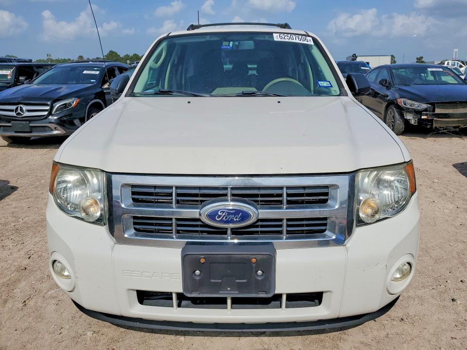 Photo 5 from auction – 2010 FORD ESCAPE with VIN 1FMCU0D79AKB24682