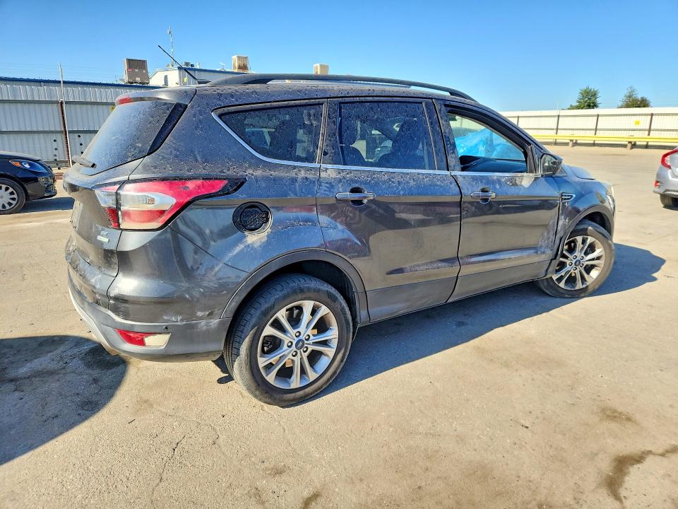 صورة رقم 3 من المزاد - 2018 FORD ESCAPE مع VIN 1FMCU0GD8JUD59869