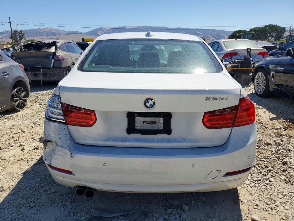 Foto 6 de la subasta – 2013 BMW 328 con VIN WBA3A5C55DF603427