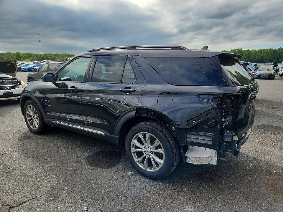 Photo 2 from auction – 2021 FORD EXPLORER with VIN 1FMSK8DH6MGC28563