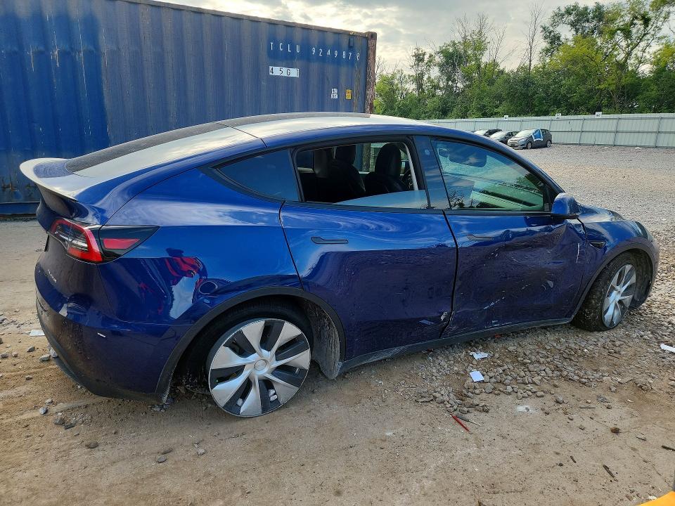 Photo 3 from auction – 2021 TESLA MODEL Y with VIN 5YJYGDEE5MF069106
