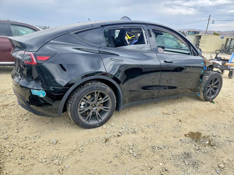 Photo 3 from auction – 2025 TESLA MODEL Y with VIN 7SAYGAEE7SF289877