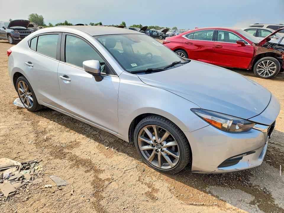 Фото 4 с аукциона – 2018 MAZDA 3 с VIN 3MZBN1V36JM209810