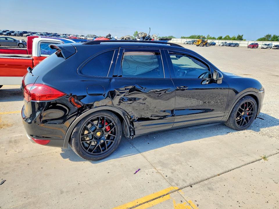 Photo 3 from auction – 2014 PORSCHE CAYENNE with VIN WP1AB2A2XELA55263