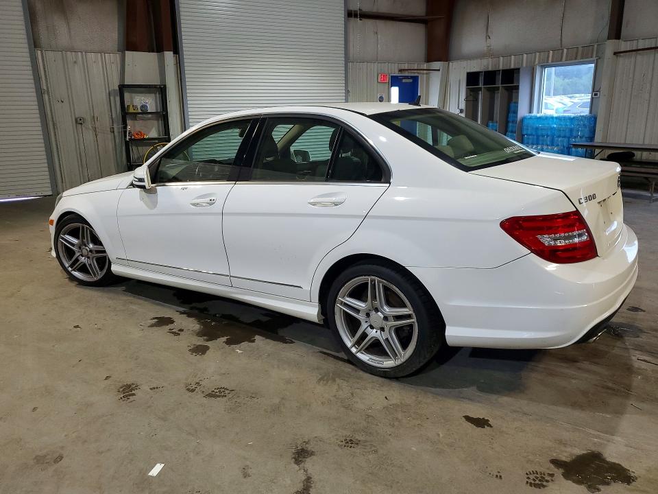 Photo 2 from auction – 2013 MERCEDES-BENZ C with VIN WDDGF8AB5DR281635