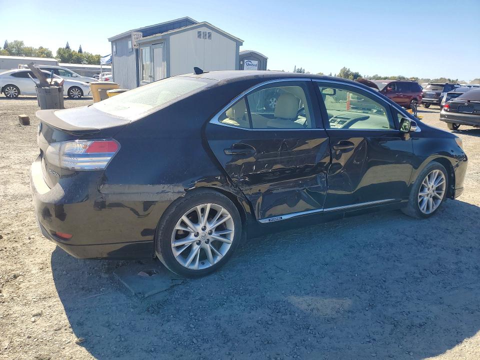 Photo 3 from auction – 2010 LEXUS HS with VIN JTHBB1BA5A2012809