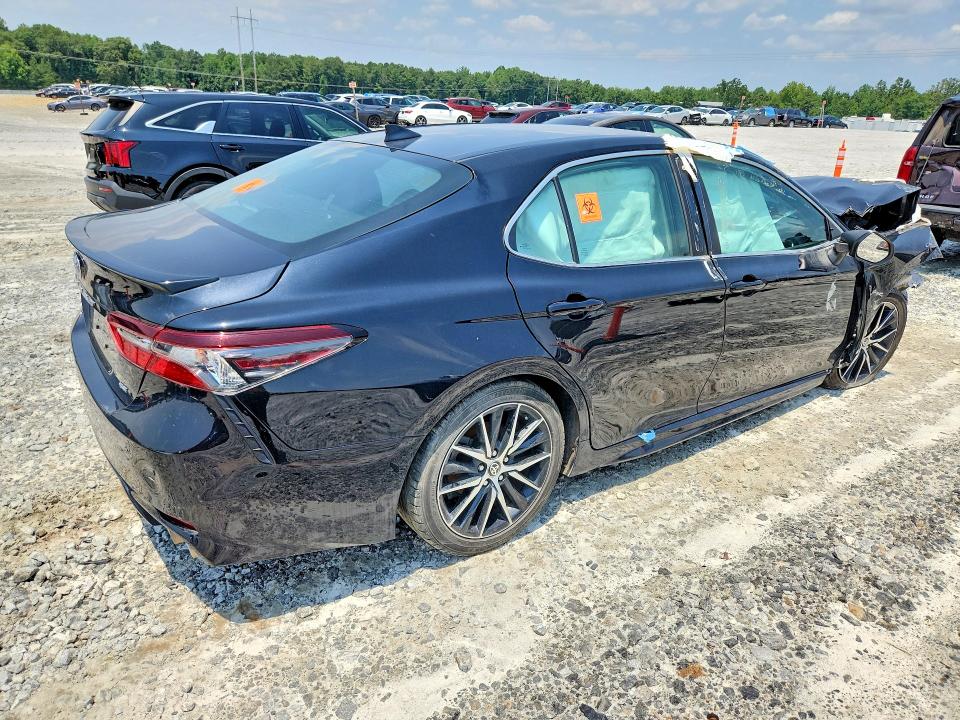 Photo 3 from auction – 2023 TOYOTA CAMRY with VIN 4T1G11AK3PU738066