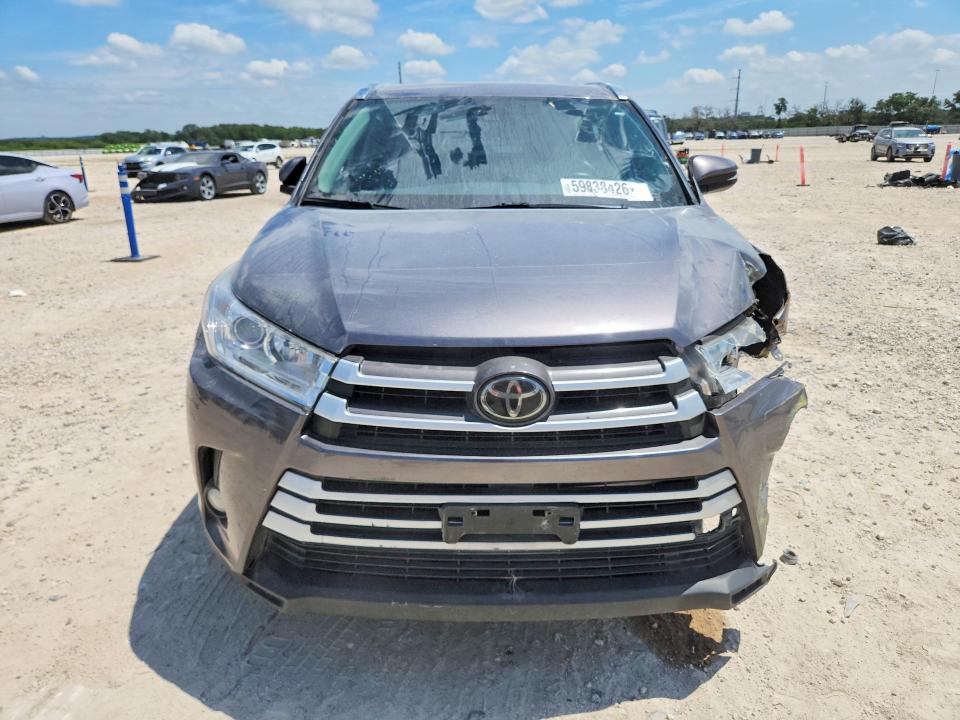 Photo 5 from auction – 2018 TOYOTA HIGHLANDER with VIN 5TDKZRFHXJS549736