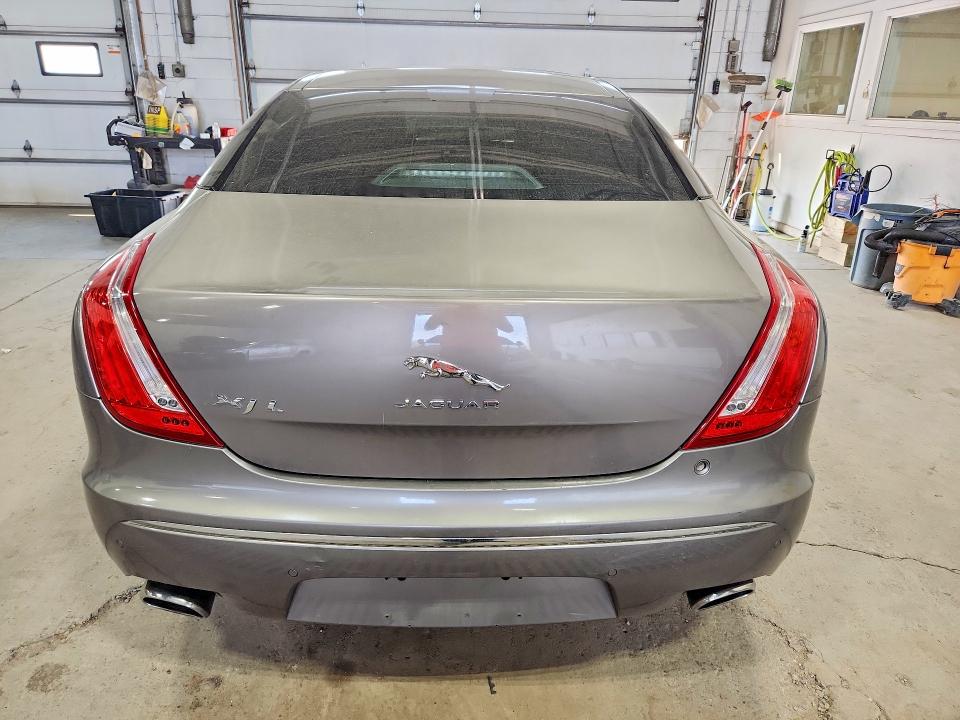 Photo 6 from auction – 2011 JAGUAR XJL with VIN SAJWA2GB4BLV06749