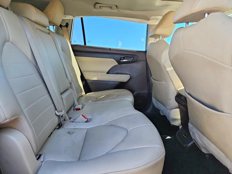 Photo 11 from auction – 2021 TOYOTA HIGHLANDER with VIN 5TDHBRCH5MS050849