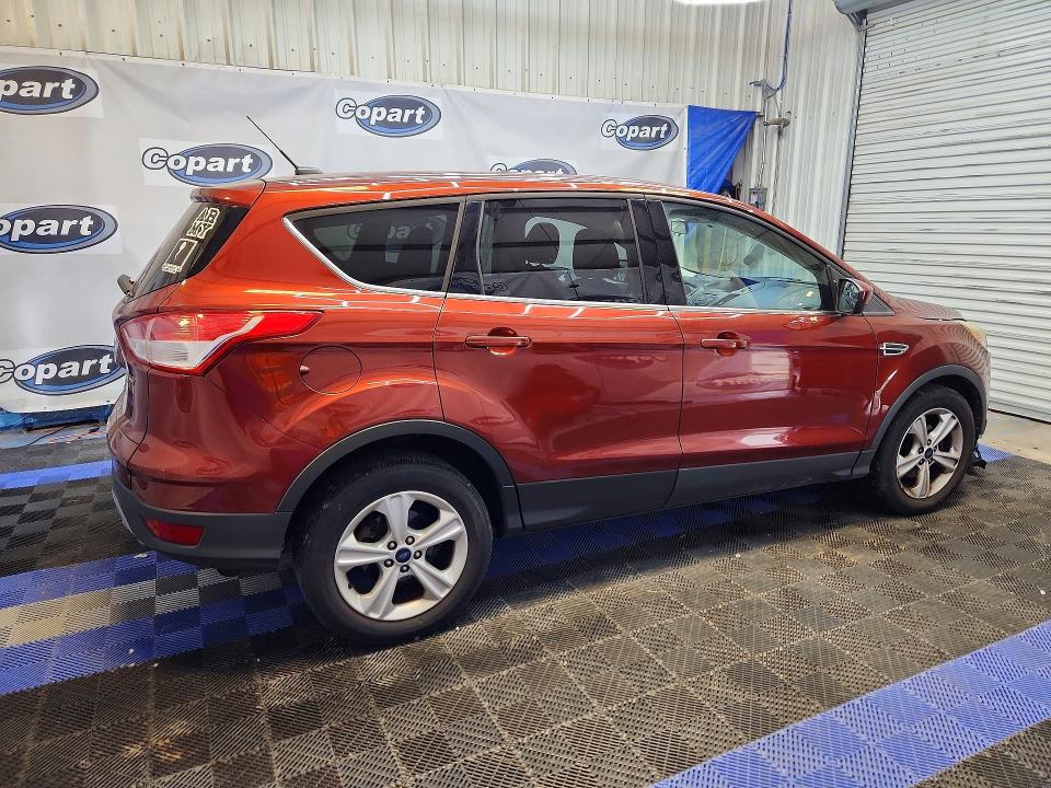 Photo 3 from auction – 2016 FORD ESCAPE with VIN 1FMCU0G70GUA04522